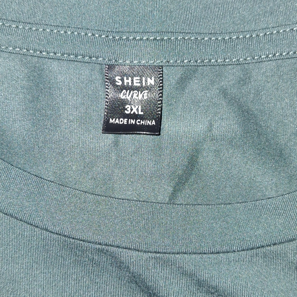 SHEIN Curve 3XL Green Top - Picture 3 of 4